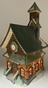 RETIRED Dept 56-North Pole Village Series "North Pole Chapel" 5626-0, Very Nice! - Bild 1 von 8