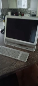 Sony VAIO 20” All in One VGC-JS430F PC COMPUTER WINDOWS 7 WORKING  - Picture 1 of 8