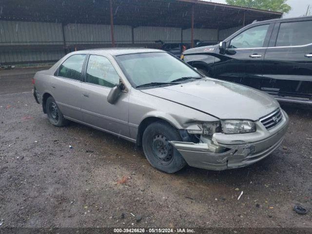 Motor de arranque usado se adapta a: Toyota Camry 2000 4 cilindros 1,2 kW grado A Foto 1 de 4
