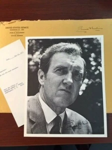 EDMUND MUSKIE SIGNED PHOTO CARTER SEC OF STATE, MAINE GOV, SENATOR, VP CANDIDATE - Picture 1 of 2