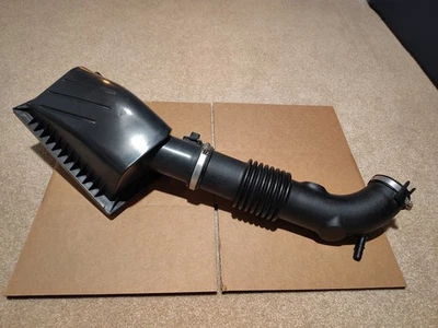 2005-2011 Ford Crown Victoria  Air Cleaner Intake Box Tube OEM  - Image 1 of 4