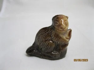 Wade Whimsie beaver figurine Red Rose tea Canadian series - Picture 1 of 6