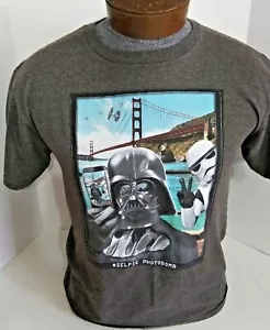 STAR WARS DARTH VADER "SELFIE PHOTOBOMB" YOUTH XL - Bild 1 von 2