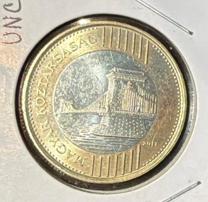 2011-BP  HUNGARY 200 FORINT UNCIRCULATED BIMETALLIC COIN-28.3MM-KM#826 - Picture 1 of 4
