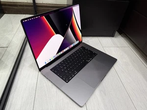 Apple MacBook Pro Retina 16" 2021 4TB SSD 32GB Ram 10C CPU 16C GPU M1 Pro - Grey - Afbeelding 1 van 16