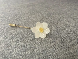 Vintage Aynsley Porcelain Daffodil Brooch/Pin Good Condition - Picture 1 of 1