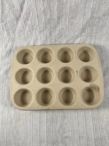 Pampered Chef Family Heritage Classic Full Size 12 Muffin/Cupcake Stoneware Pan - Picture 1 of 4