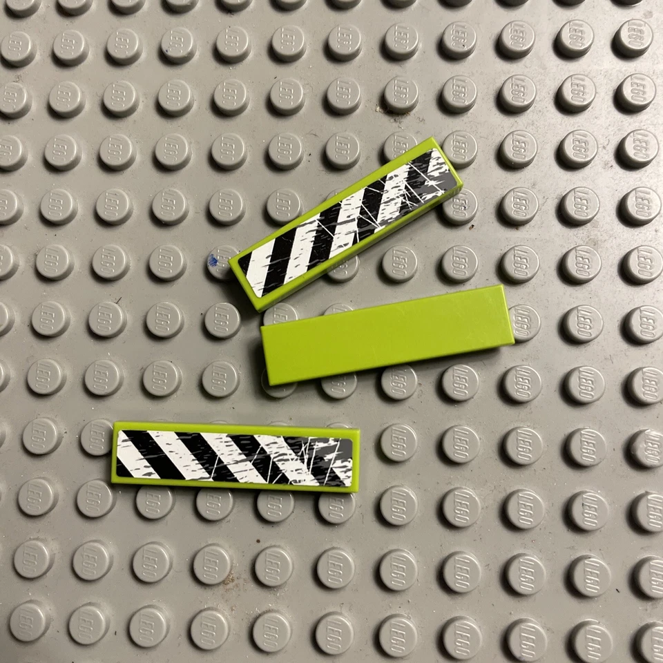 LEGO 8963 Set Flat Tile 1x4 Green Plates 4164021 2431 - Image 1 of 1