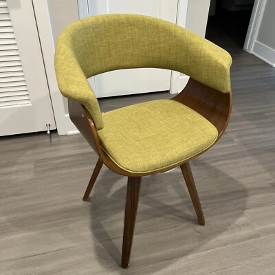 Стул обеденный Armen Living Butterfly из зеленой ткани с отделкой из орехового дерева - Изображение 1 из 4