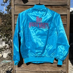 Chaqueta De Colección Lo último August Nights Reno 1993 Adulto XL Azul Satinado Bordado Para Hombres EE. UU. - Imagen 1 de 12