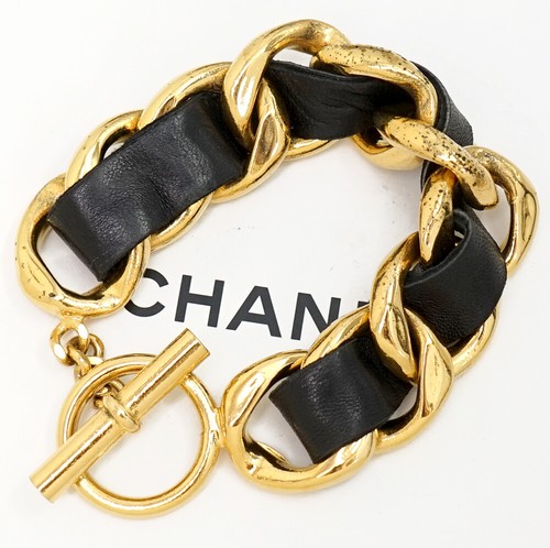 Braccialetto in pelle nera con logo CHANEL CC 7 8" tono oro 26 originale con scatola l11417
