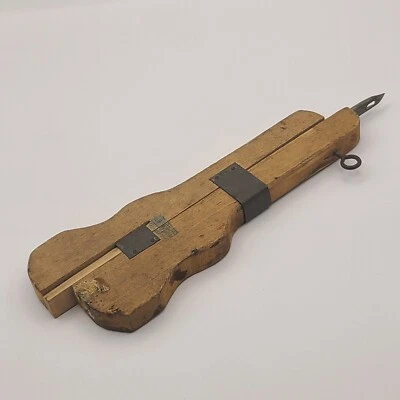 Alfombra de madera vintage gancho punzón tejido herramienta primitiva lanzadera aguja deslizante  Foto 1 de 4