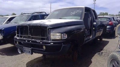 Brazo de control inferior izquierdo del conductor delantero para camioneta Dodge 1500 94-99 305112 Foto 1 de 4