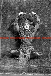 F020328 Anita Berber in an oriental goddess costume Germany 1917 - Picture 1 of 3