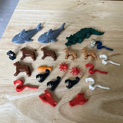 LEGO Bulk Lot Sharks Dogs Crocodiles Spiders Etc. 23 Included - Image 1 of 2