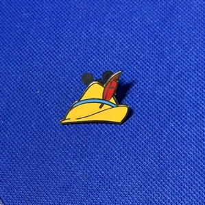 Disney Mystery Character Hats Pinocchio Pin (NR:89373) - Picture 1 of 2