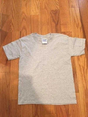 Gildan ULTRA Algodón Camiseta GRIS LOTE DE 12 CAMISETAS JUVENILES PEQUEÑA PANTALLA DE SEDA Camiseta  Foto 1 de 2