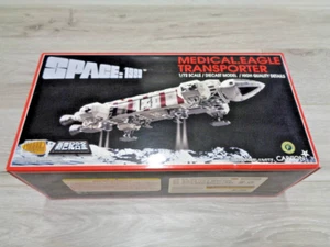 Space 1999 Medical Eagle Transporter Diecast Aoshima Product Enterprise 1/72 New - Picture 1 of 10
