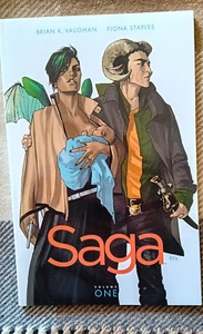 SAGA Volume 1 IMAGE Comics 2014 (4th Printing)  TPB Soft Cover VAUGHAN STAPLES - Bild 1 von 3