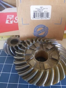 OMC 0987821 FORWARD & PINION GEARSET  - Picture 1 of 5