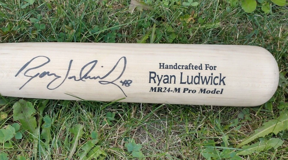 Ryan Ludwick Marucci MR24-M Pro Model AUTOGRAPHED Baseball Bat Cincinnati Reds - Image 1 of 4