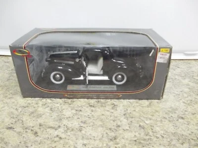 1936 Pontiac Deluxe Signature Models Car 1/18 Die Cast NIB In Box - Image 1 of 4