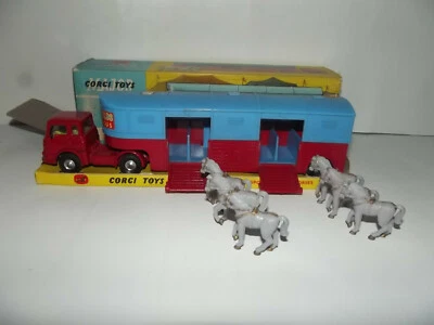  CORGI : 1130 Autoarticolato "Chipperfields Circus" ottimo in scatola originale+ - Immagine 1 di 4