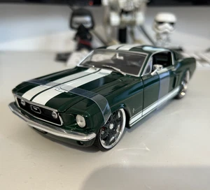 Ford Mustang 1967 1:18 Fast and Furious Diecast Model Car, en caja, raro - Imagen 1 de 10