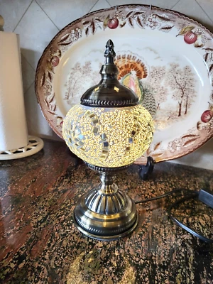 Lámpara de escritorio de mesa de mosaico de vidrio con espejo hecha a mano - estilo turco marroquí blanco Foto 1 de 4