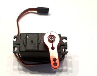 Tuning Lenk Servo mit Metall Getriebe Alu Arm für 1:10 und 1:8er RC Car (1217-4) - Bild 1 von 3