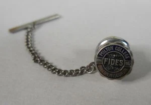 Corbata/alfiler antiguo Milton College Fides Wisconsin - Imagen 1 de 4