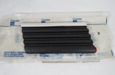 1992-2000 Chevy GMC Truck Front Fender Molding Trim For Left Hand Genuine OEM - Image 1 of 3