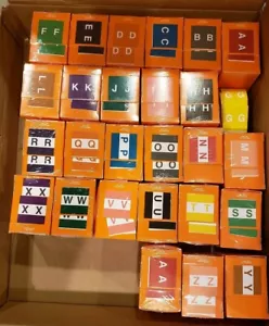 Lotto 27 etichette sensibili alla pressione con codice colore alfabetizzato A-Z PMA doppie lettere - Foto 1 di 4