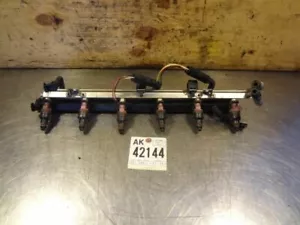 Riel de combustible 2,8 L con inyectores para BMW 328IC 1998 - Imagen 1 de 12