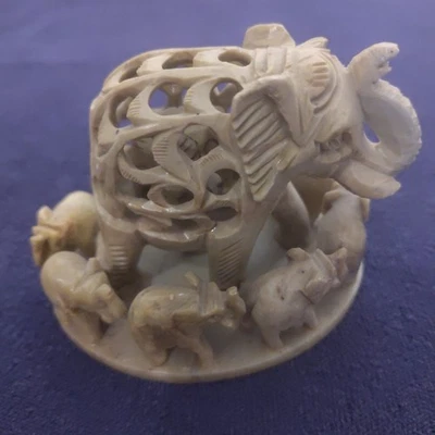 SPECKSTEIN INDIEN Undercut Elefant - Herde - Tier im Tier - ca. 105 x 80x 85 mm - Bild 1 von 4