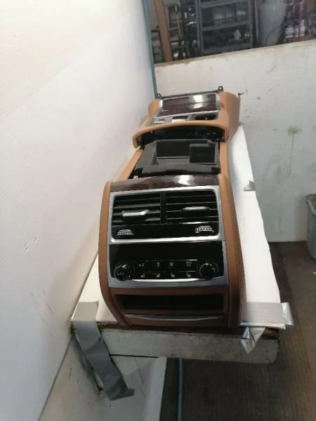 Consola piso delantero sin reposabrazos compatible con BMW 740i 1158476 16-20 Foto 1 de 4