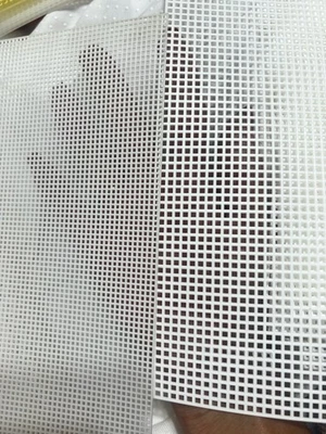 Lote de 17 hojas de lona de plástico Darice cuenta de malla transparente 10,5" X 13,5" blanco Foto 1 de 4