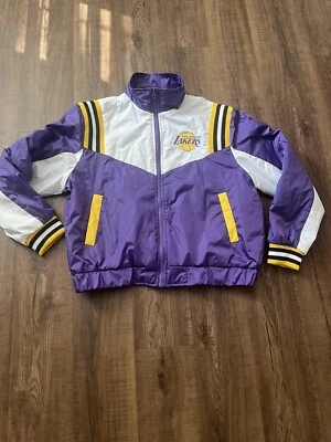 Chaqueta NBA Ultra Game Los Angeles Lakers Amarilla | Talla Juvenil Mediana Foto 1 de 3