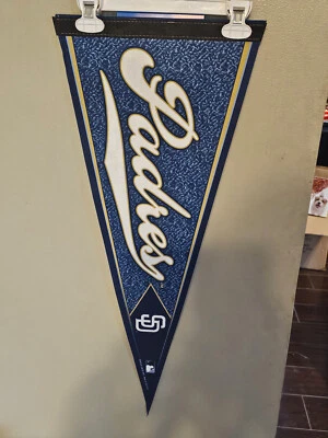 SAN DIEGO PADRES RETRO 12X30 VINTAGE BASEBALL MLB  FELT PENNANT  3/16/25 - Image 1 of 2