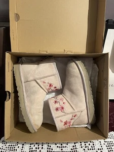 UGG 37 Flores Rosa Original. Incluye caja. - Imagen 1 de 10