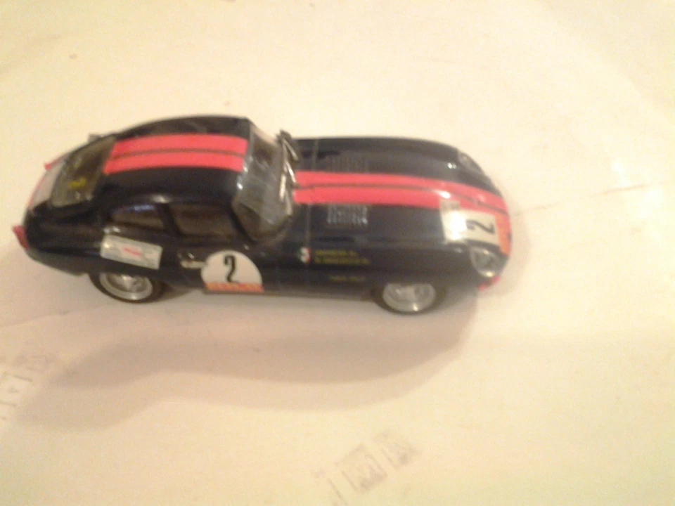 RARO ESEMPLARE DELLA JAGUAR E TYPE DI AMPHICAR-MAGLIOCCO T.FLORIO 1992 SC 1/43. - Immagine 1 di 1