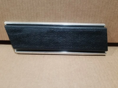 Dodge Ram 81-90 camioneta Ram cargador guardabarros moldura inferior lado del conductor Foto 1 de 2