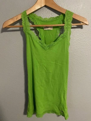 Camiseta sin mangas Hollister para mujer pequeña verde con ribete de encaje espalda deportiva acanalada Cami Fairy Y2K Foto 1 de 4