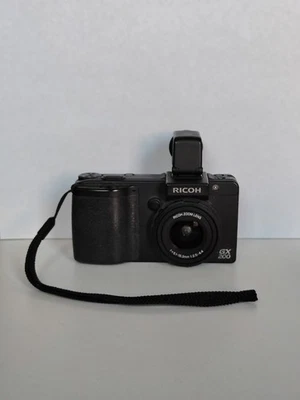 Ricoh Caplio GX200 con VF-1 (Sensor CCD de 12,1 MP - Cámara digital con visor)  Foto 1 de 4