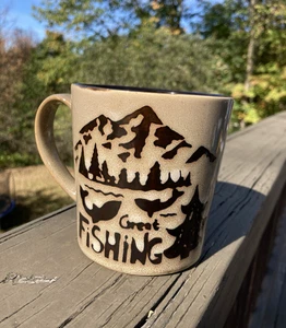 Taza de café de cerámica bronceada Pfaltzgraff 16 oz pesca vida silvestre rústica camping al aire libre - Imagen 1 de 7