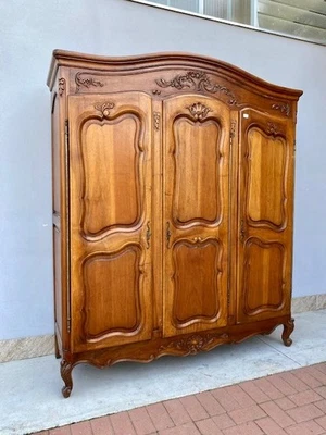 Armadio Provenzale in Noce a 3 Porte - Restaurato (in corso d'opera)_car 3157 - Immagine 1 di 4