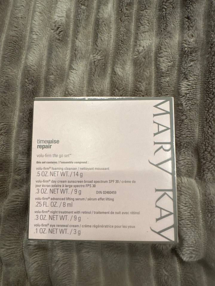 Mary Kay TimeWise Repair VoluFirm GoSet (3 artículos parciales) gel limpiador de noche y ojos Foto 1 de 2