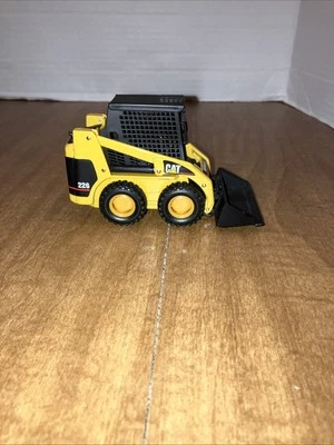 Norscot 1/32(?) Scale Diecast 55036 Cat 226 Skid Steer Loader Collectible - Image 1 of 4