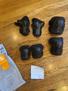 CRZKO Kids Protective Gear Set Knee Pads Elbow Pads Hand Pads New - Picture 1 of 12