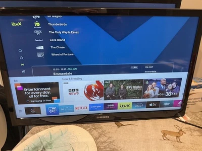 Samsung UE24N4300AEXXU 24" HD Smart TV - Black - Image 1 of 4